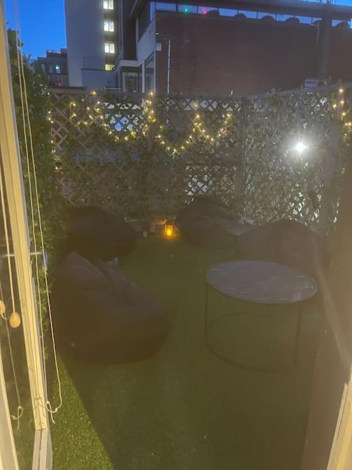 Spacious 2 Bedroom Apartment In The Heart Of Soho. Londra Dış mekan fotoğraf