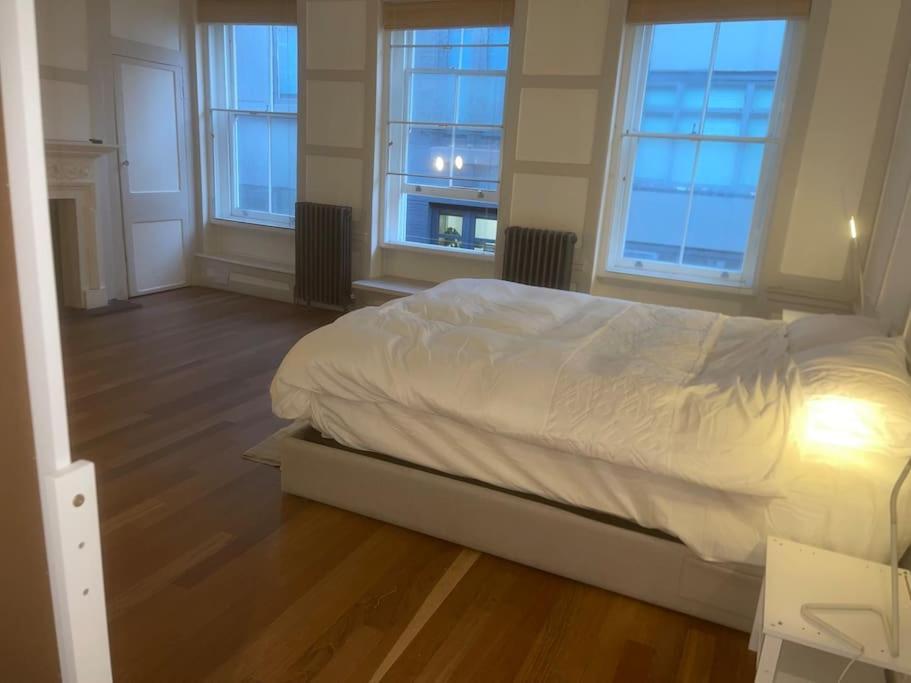 Spacious 2 Bedroom Apartment In The Heart Of Soho. Londra Dış mekan fotoğraf