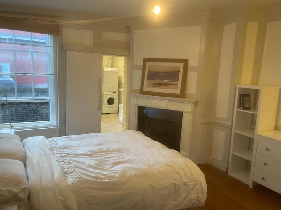 Spacious 2 Bedroom Apartment In The Heart Of Soho. Londra Dış mekan fotoğraf