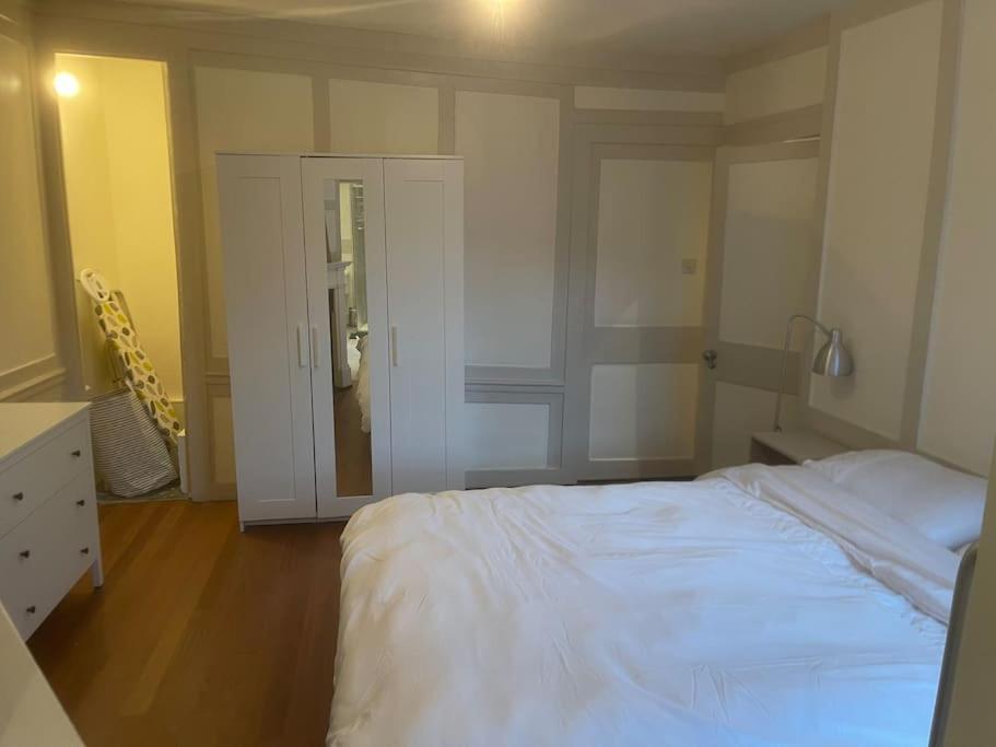 Spacious 2 Bedroom Apartment In The Heart Of Soho. Londra Dış mekan fotoğraf